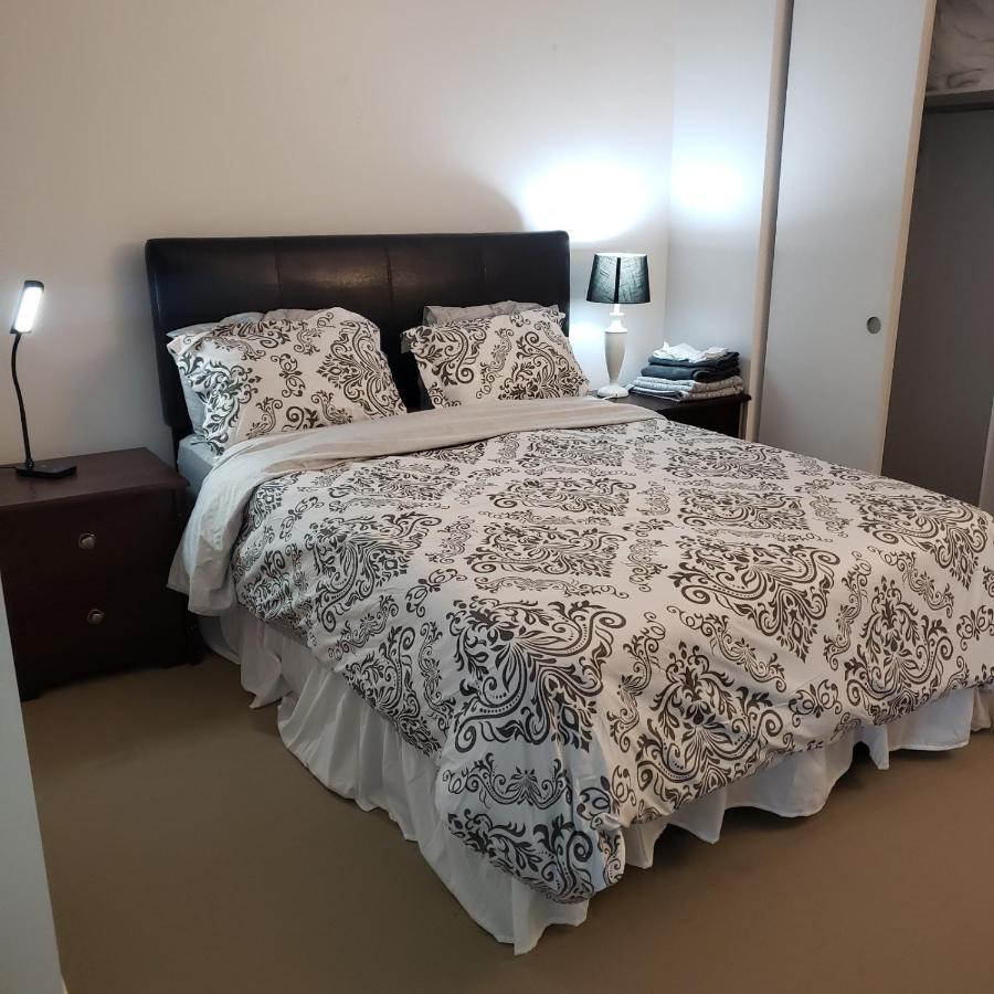 Lovely Guest Entire Apartment Minutes From Ottawa Airport 外观 照片